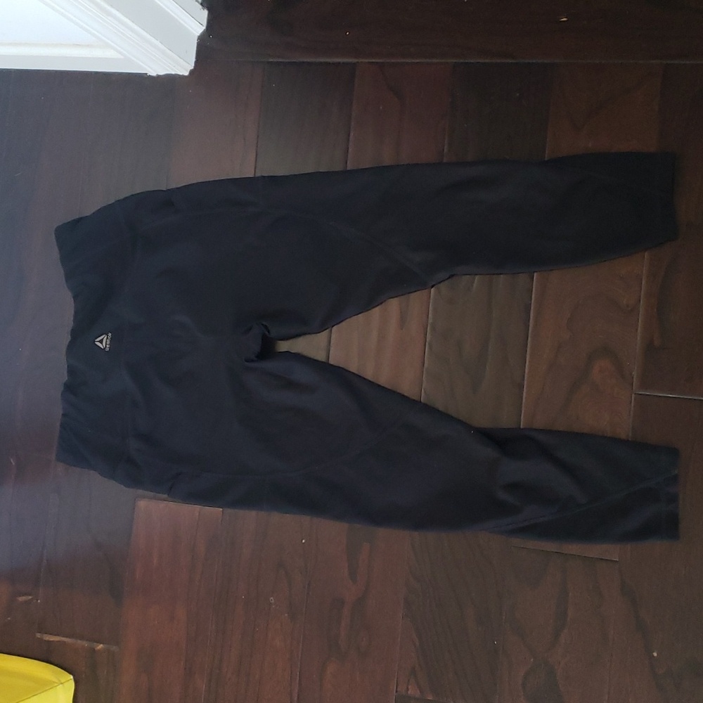 Reebok workout leggings with pockets size medium